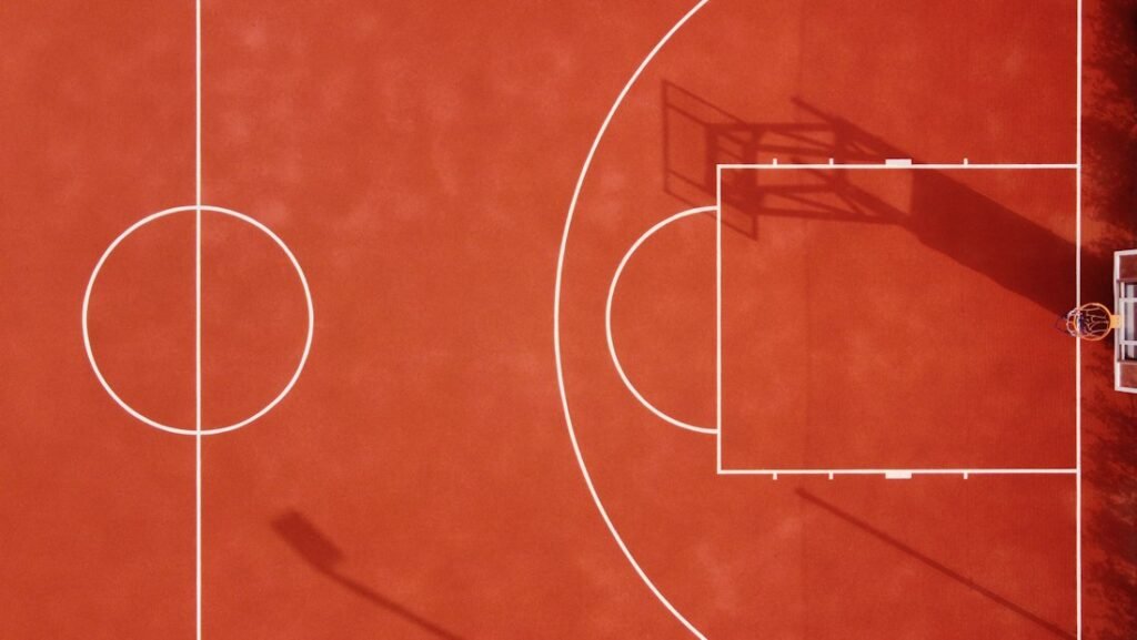 Basketplan sedd från ovan.