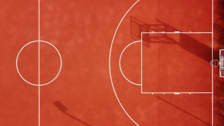 Basketplan sedd från ovan.