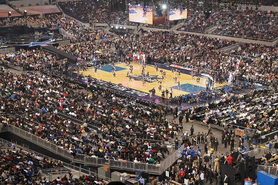 en:Dallas Cowboys Cheerleaders performing at the en:2010 NBA All-Star Game, en:Cowboys Stadium in en:Arlington, Texas. Licensed under a creative commons share-alike. Use freely but give attribution to Rondo Estrello, Dallas Art Nerd, and link to www.rondostar.com